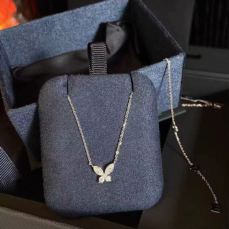 APM MONACO สร้อยคอผีเสื้อ LUMIERE Series Full Diamond Zircon 925 Clavicle Chain สําหรับแฟน
