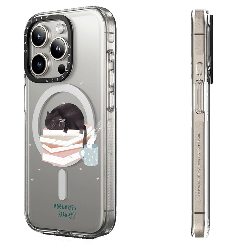 Casetify X Book cat โดย Moonaries illo แม่เหล็กดูดอะคริลิคใสกลับ TPU Edge กรณี Sideband Fon เคสโทรศัพท์ Impact สําหรับ Apple IPhone 13 14 15 Pro Max