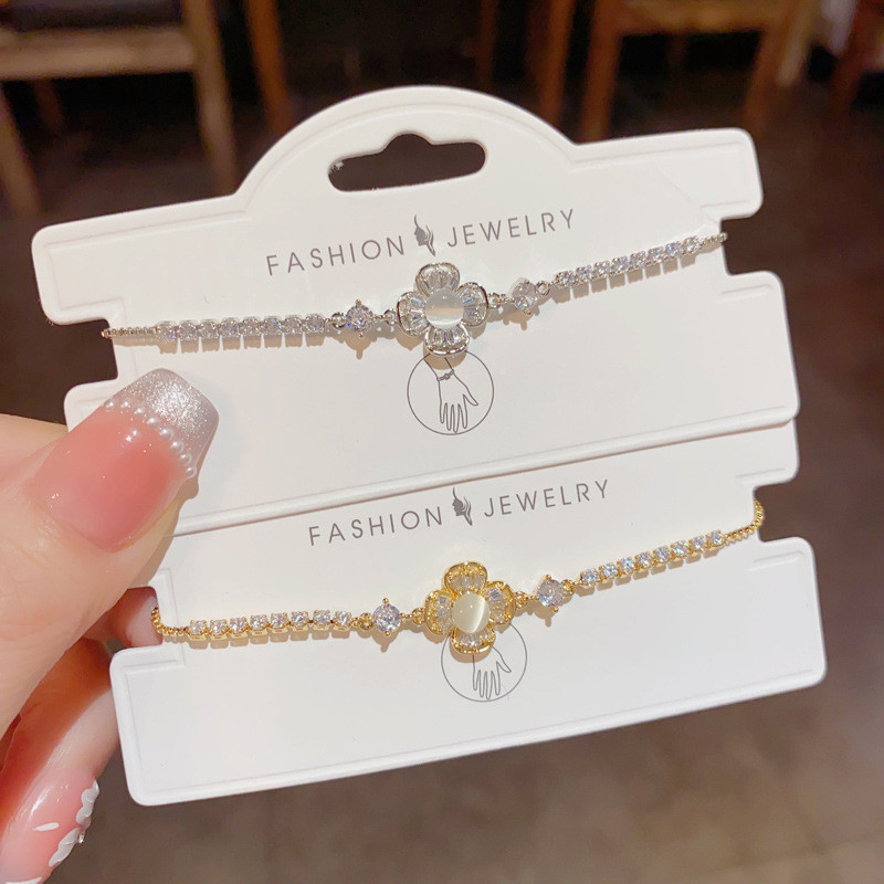 ดอกไม ้ หรูหราแสงการออกแบบระดับพรีเมียม Sense Pull-out Zircon Opal สร ้ อยข ้ อมือ
