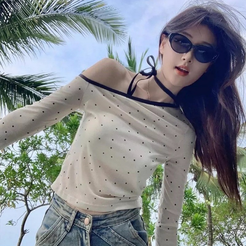 จัดส่งในกรุงเทพฯ ฤดูร้อนเซ็กซี่รั่วไหลไหล่ออกแบบลายจุดตกแต่งแขนยาวเสื้อยืดสำหรับผู้หญิง - รูปที่ 3