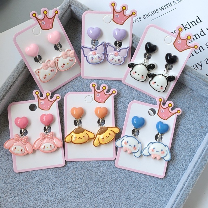 การ ์ ตูนน ่ ารัก Sanrio Kuromi ต ่ างหูคลิปชุดสําหรับสาว Kawaii Hello Kitty Mymelody ต ่ างหูเครื ่ องประดับ