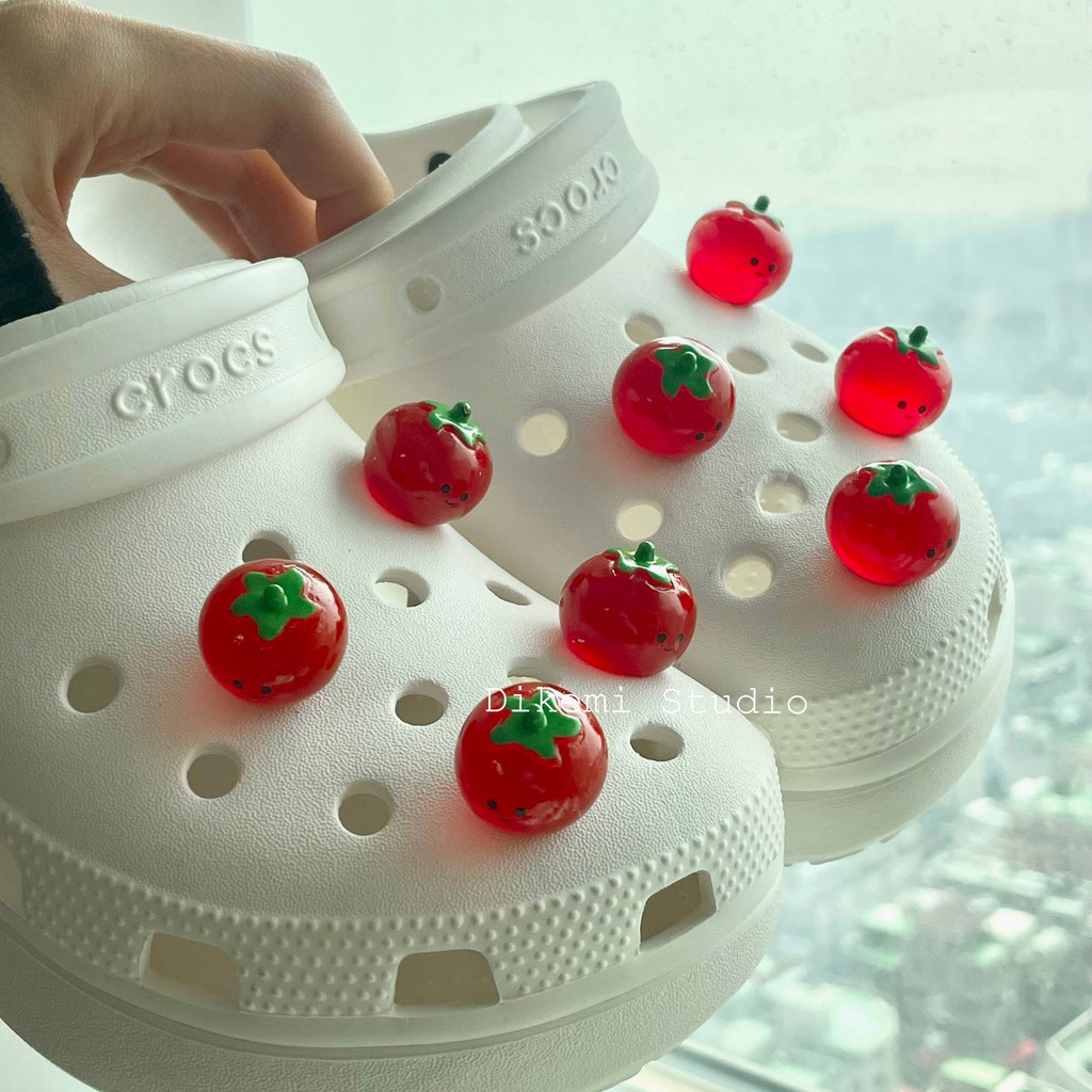 CROCS 2024 ใหม่เกาหลี ซอก ออกแบบน่ารักตลกมะเขือเทศน้อยสําหรับ จระเข้ รองเท้าอุปกรณ์เสริม ทําเอง รองเท้าที่น่าสนใจหัวเข็มขัด - รูปที่ 2
