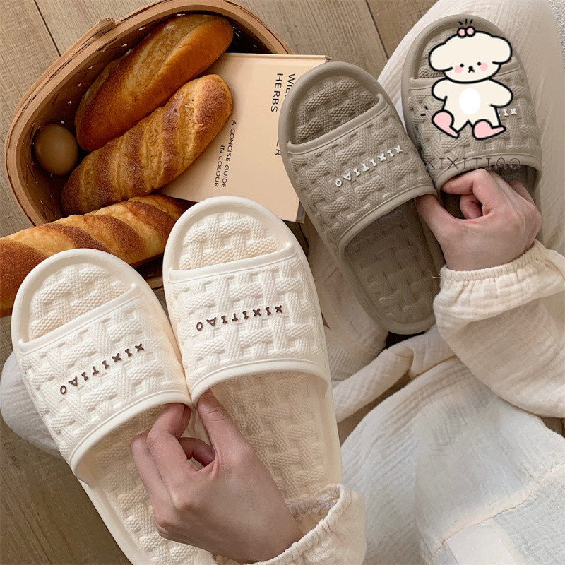 ฉี่เตียว รองเท้าแตะในร่มน้ําหนักเบานุ่มราคาถูกสวมใส่ง่ายสไตล์น่ารักสไตล์ใหม่