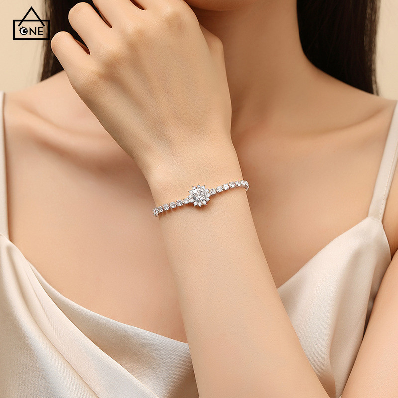 COD❤️สร้อยข้อมือรูปดอกทานตะวันเพชรหรูหราแฟชั่นปรับได้ระดับไฮเอนด์เครื่องประดับสำหรับผู้หญิง-a.one