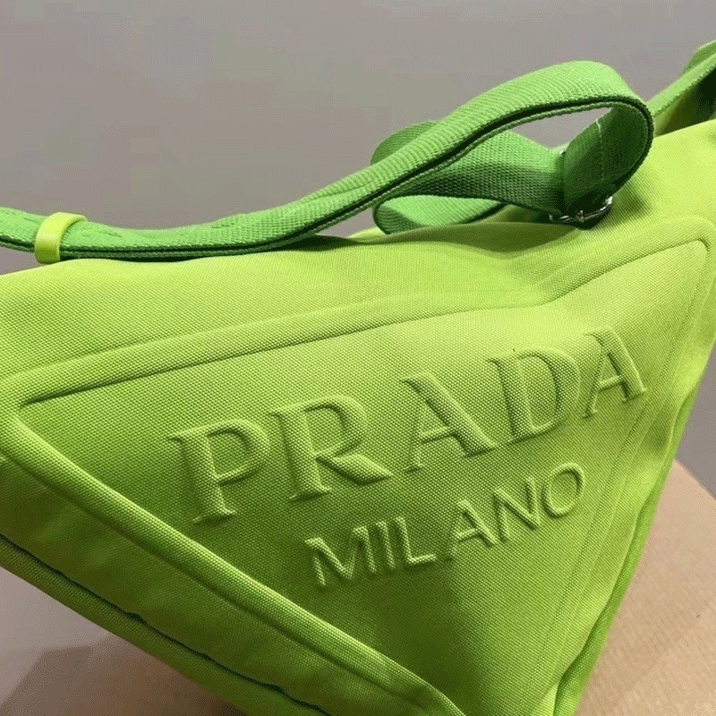 1:1Classic Chic Canvas Triangle Bag Leisure Trend Men s and Bag