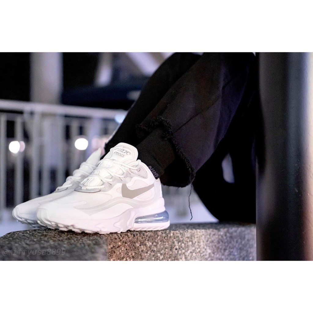 Nike Air Max 270 React รองเท้าผ้าใบลําลอง สีเทาอ่อน สีขาว สีเทา สีเงิน เหมาะกับการวิ่งจ็อกกิ้ง CV1632-100
