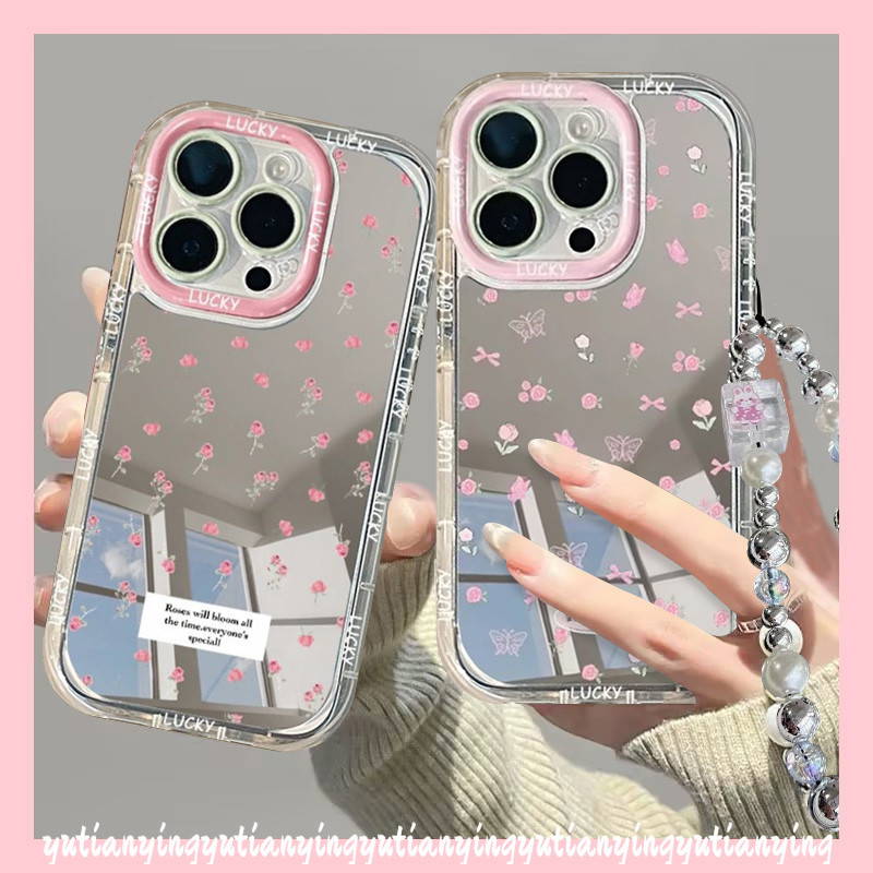 โรแมนติกสีชมพูทิวลิป Graffiti ดอกไม้โบว์ง่ายภาษาอังกฤษปลอกสําหรับ IPhone 7Plus 13 15 11 14 12 Pro Max XR XS Max X 7 15 8 Plus สร้อยข้อมือหรูหรา Make Up ฝาครอบกระจก