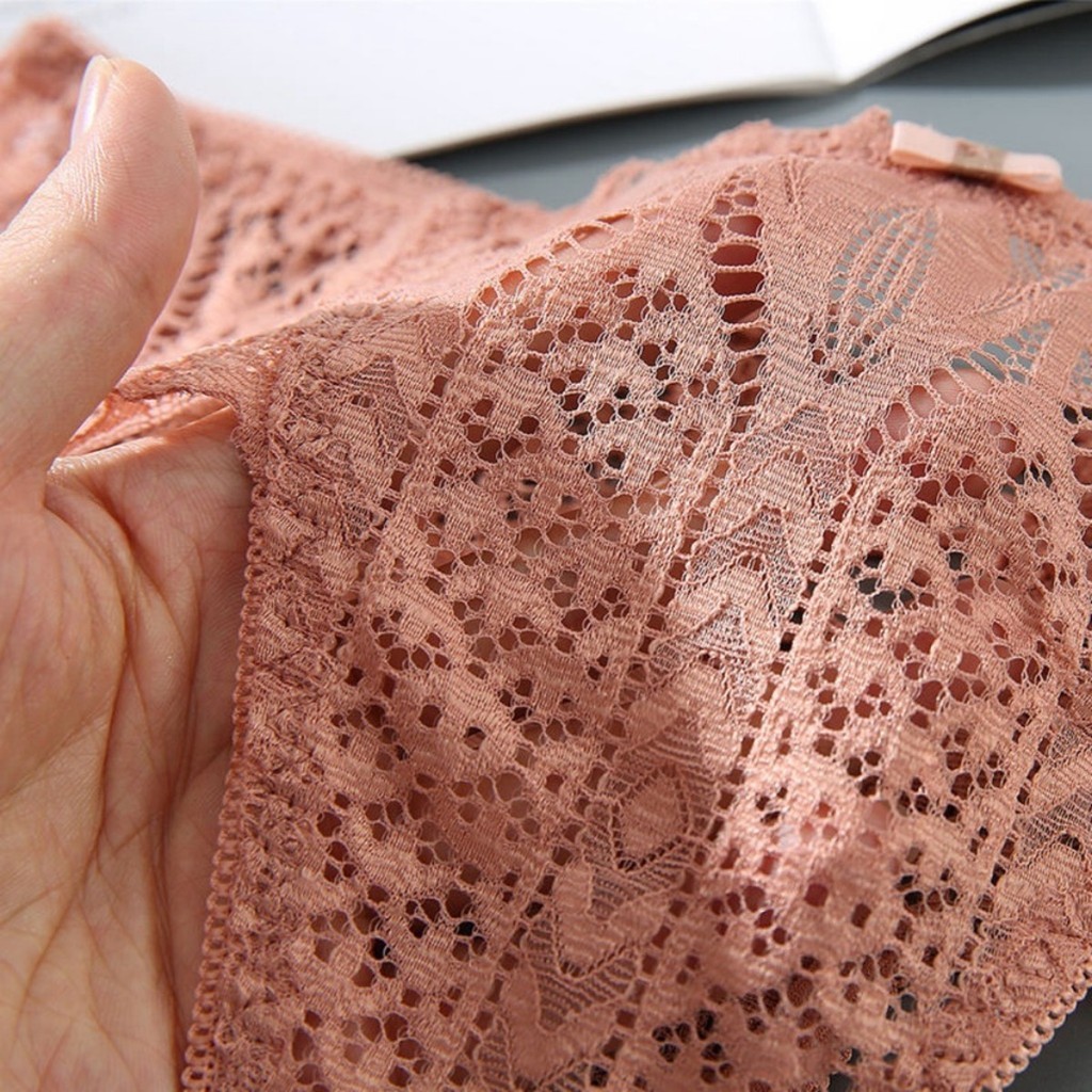 Zxyouping กางเกงชั้นในสตรีเซ็กซี่ลูกไม้ทองต่ําเอว Hollow G String T กลับชุดชั้นใน