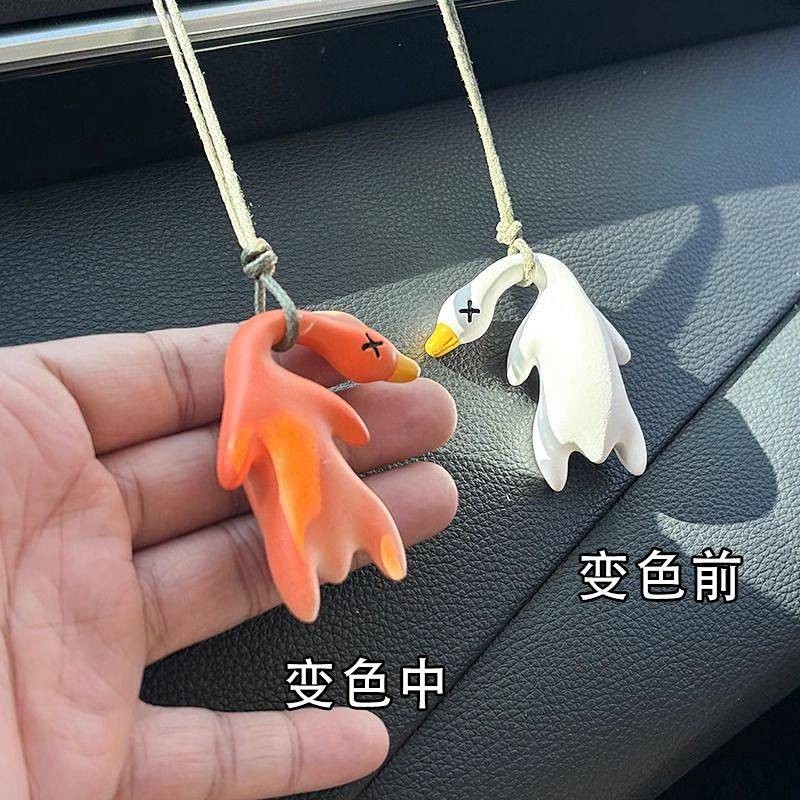 【Ready Stock】 Color-Changing Roast Duck Pendant UV Keychain Decompression Home Cute Decorative Jewel