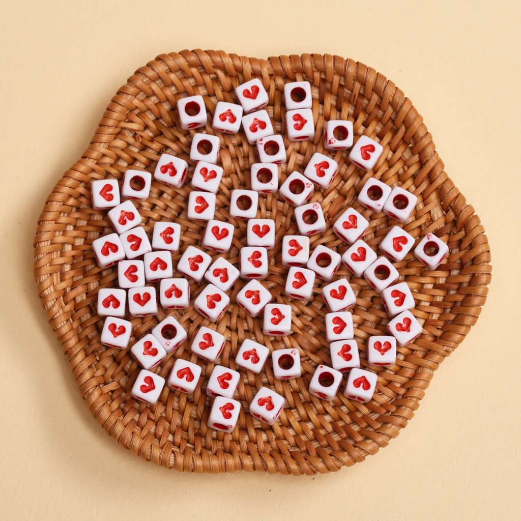 80 ชิ ้ น 6 มิลลิเมตรอะคริลิคหัวใจรูปแบบลูกปัดสี ่ เหลี ่ ยมสําหรับเครื ่ องประดับทํา DIY สร ้ อยข ้ อมือพวงกุญแจอุปกรณ ์ เสริม - รูปที่ 5