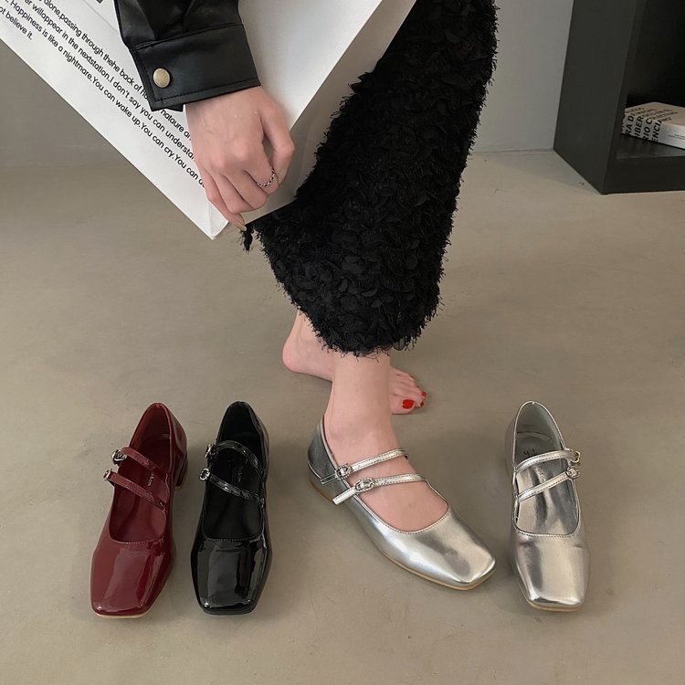 Silver All-Matchส้นหนาสแควร์Toe Mary Janeรองเท้าหนังขนาดเล็กผู้หญิงฤดูใบไม้ผลิฤดูใบไม้ร่วงปากตื้นภาษาฝรั่งเศสคําMary Janeรองเท้าแฟชั่นสวมใส่ด้านนอกOne-Lineสายคล้องคอClassy Commuterรองเท้าผู้หญิงรองเท้าเดียวโรงงานขายส่งราคา