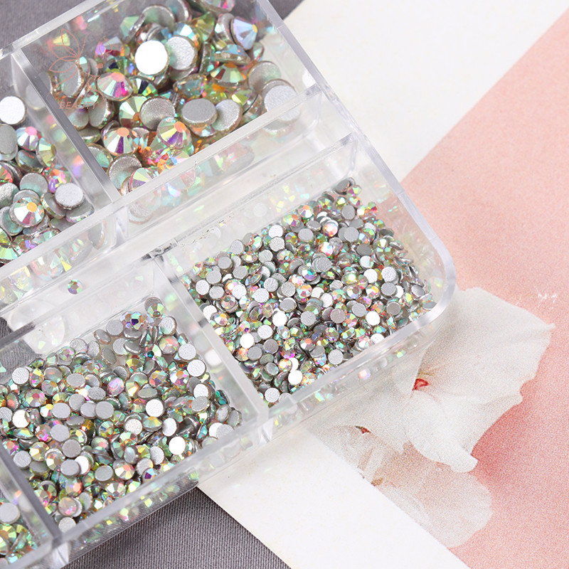 [maybeauty ] ชุด Rhinestones แบนคริสตัลชนิดบรรจุกล ่ อง 6 ขนาดตกแต ่ งเล ็ บไฮบริด AB Colorf {TH }