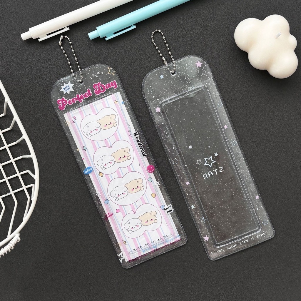 Insโปร่งใสGlitter Four-leaf Cloverการ์ตูนชีวิตPvcสี่ช่องไอดอลการ์ดขนาดเล็กผู้ถือบัตร ราคา ถูกที่สุด ดีลบีเคเค แกลเลอรีภาพที่ 2