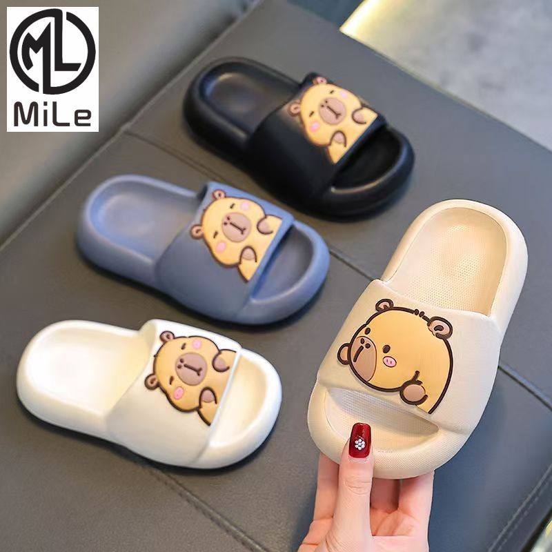 [ML] ขนาด 24-35 Kapibara รองเท้าแตะเด็กฤดูร้อนรองเท้าแตะเด็กผู้หญิงกันลื่นก้าวบนอึรู้สึกพ่อแม่และลูกอาบน้ําในร่ม Me