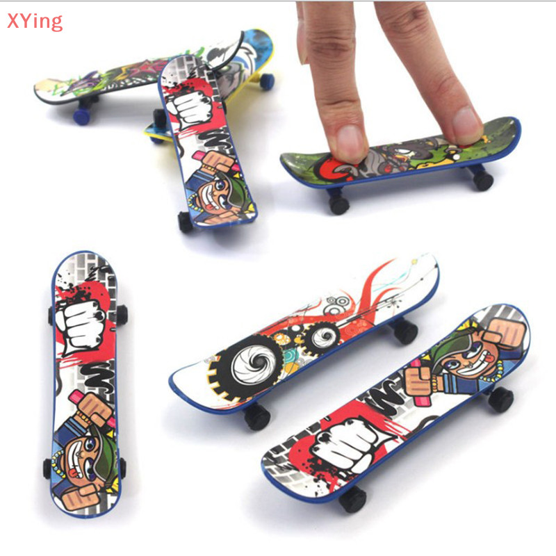 [Xy ] 1x Mini Finger Board Skateboard Novelty Kids Boys Girls Toy Gift Party ขายร ้ อน