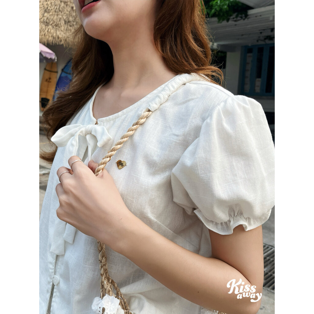 Blancie Tops   เสื้อตัวนี้จึ้งมากก! คอผูกโบว์เพิ่มความน่ารักผ้านุ่มเบาสบายไม่ร้อนใส่แล้วหวานละมุนสวยตะโกน! ราคา ถูกที่สุด ดีลบีเคเค แกลเลอรีภาพที่ 2