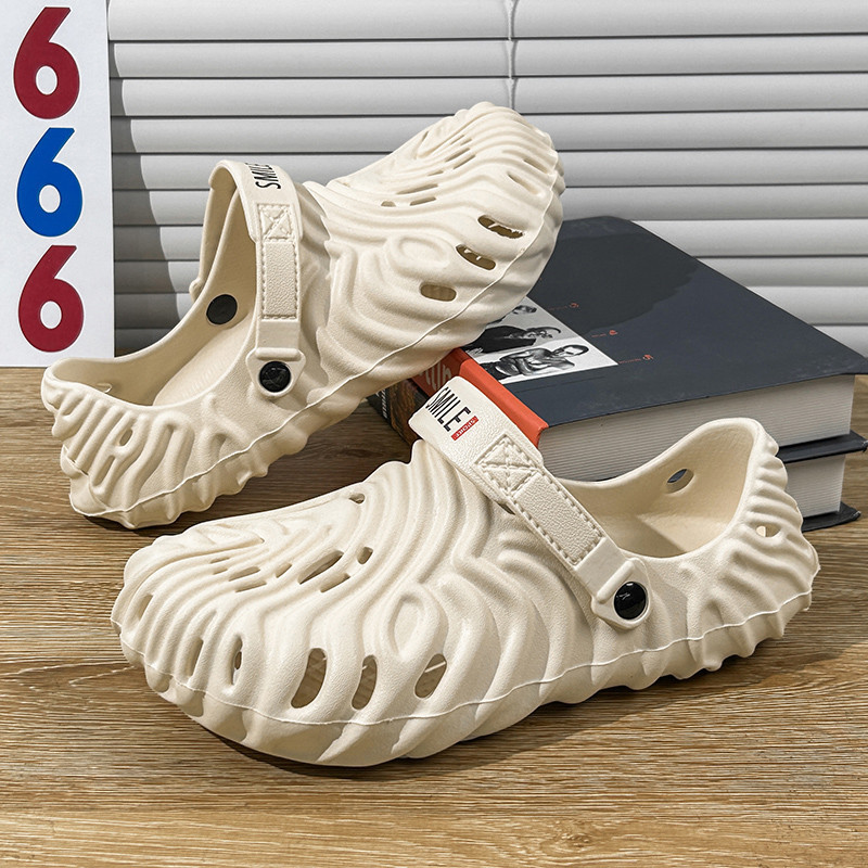 ฤดูร้อนรองเท้าแตะผู้ชายรองเท้าแตะ EVA Stepping on Shit Feel Hole รองเท้า Anti-Slip Wear-Resistant รองเท้าชายหาด 2-Wear รองเท้าแตะรองเท้าแตะ High-Elastic Garden รองเท้าเขา
