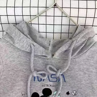 เซ็ตเสื้อมีฮู้ดเด็กชาย ฤดูร้อนใหม่สไตล์เกาหลีผ้าฝ้ายแท้แฟชั่นการ์ตูนมิกกี้เสื้อกั๊กพิมพ์กางเกงขาสั้นสบายๆด้านบนสะดวกสบายและระบายอากาศชุดสองชิ้น