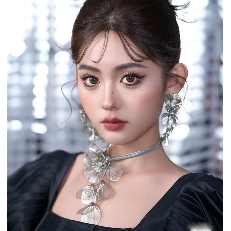 ต ่ างหูดอกไม ้ สีทองสไตล ์ จีนใหม ่ ยอดนิยมย ้ อนยุคสไตล ์ จีนเกินจริงต ่ างหูขนาดใหญ ่ ต ่ างหูเจ ้ าสาวยาว