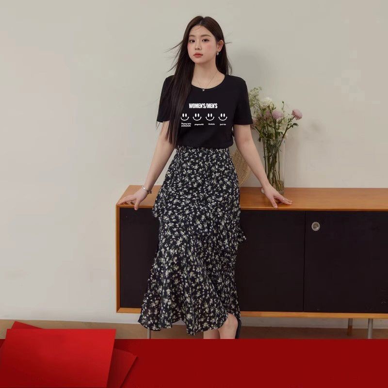 Female plus Size Slit/Over-the-Knee One-Piece Summer Slimming Suit Floral Skirt Short Sleeve DressTT-shirt with Ruffles