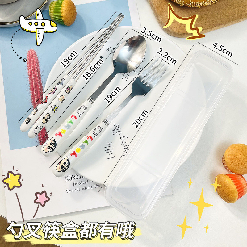 Crayon Shin-chan ช ้ อนตะเกียบสแตนเลสชุดช ้ อนตะเกียบบนโต ๊ ะอาหารแบบพกพาชุดสามชิ ้ น