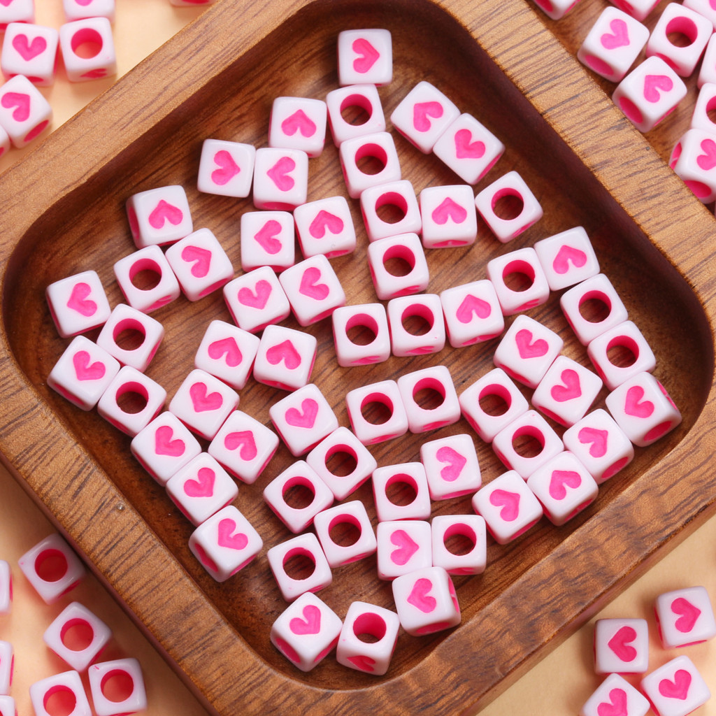 80 ชิ ้ น 6 มิลลิเมตรอะคริลิคหัวใจรูปแบบลูกปัดสี ่ เหลี ่ ยมสําหรับเครื ่ องประดับทํา DIY สร ้ อยข ้ อมือพวงกุญแจอุปกรณ ์ เสริม - รูปที่ 2