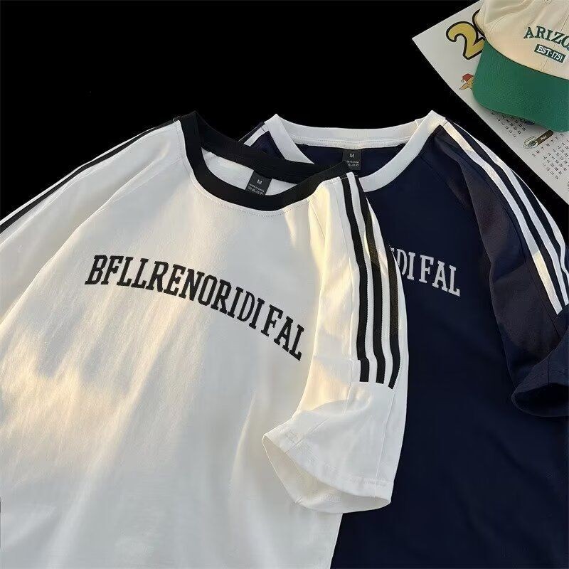 ฤดูร้อน 2024 จดหมาเสื้อยืดชายยแขนสั้นคอกลมหลวมเรียบง่ายพิมพเสื้อยืดผู้ชาย