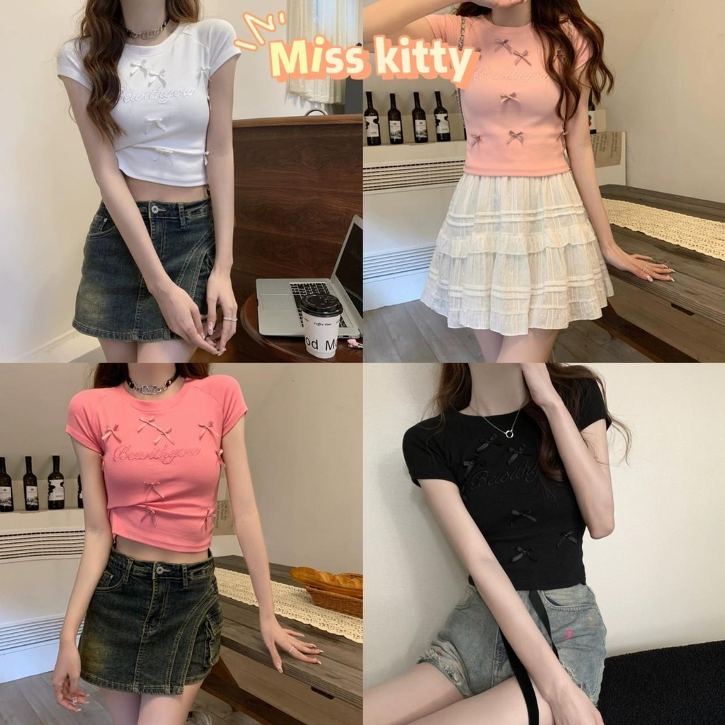 Miss Kitty พร้อมส่ง ท่านหญิง เสื้อครอปไหมพรมแขนสั้น คอกลม ดีเทลปักตัวอักษร ติดโบว์ *X299-1*