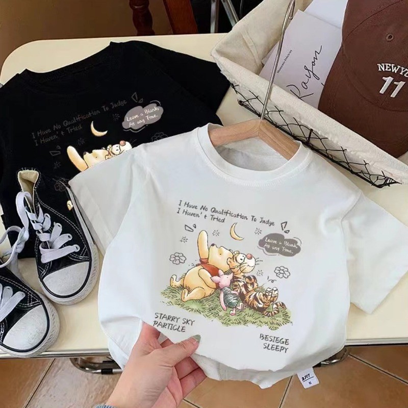 หมีพูห์น่ารักการ์ตูนพิมพ์แขนสั้นเสื้อยืดฤดูร้อนเด็กชายและเด็กหญิงหลวมเด็กเล็กและขนาดกลางด้านบนอินเทรนด์เด็กสวมใส่