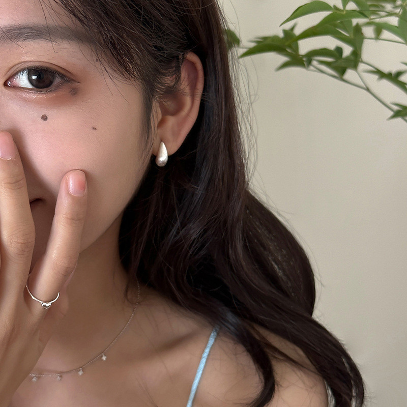 S925 Silver Plated C-type Matte Brushed ต่างหูแฟชั่นผู้หญิงไม่สม่ําเสมอเรขาคณิต Water Drop ต่างหู Simple Cool Statement Studs ต่างหูเครื่องประดับ