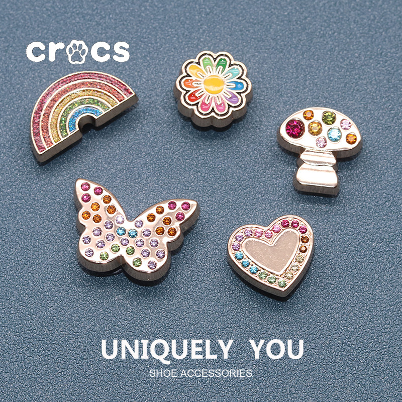 Crocs JIbbitz โลหะผลไม้ JIbbitz โลหะผีเสื้อรองเท้าหัวเข็มขัด charm Crocs การ์ตูนสายรุ้งอุปกรณ์เสริมรองเท้า