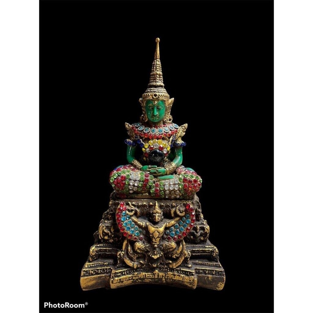 พระแก้วมรกตกรุวังกน้า วัดพระแก้ว ประดับเพชรพลอย ของเก่าสร้างปี 2411 ผ่านพิธีกรรมปลุกเสกเรียบร้อย