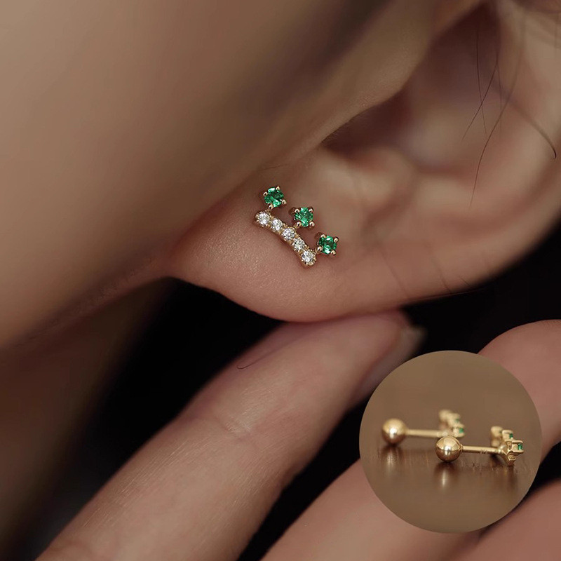 14k Gold Plated Emerald Zircon ต่างหูสตั๊ดสําหรับผู้หญิงประณีตสกรูเจาะหู Studs สําหรับเด็ก Hypoallergenic เครื่องประดับ