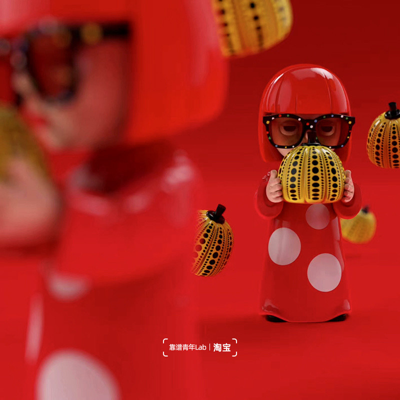 Yayoi Kusama Yayoi Kusama Polka Dot Pumpkin Classic Series ของสะสมอินเทรนด์ของเล่น Master ตุ๊กตาศิลปินรูปเดสก์ท็อปตกแต่งของขวัญ