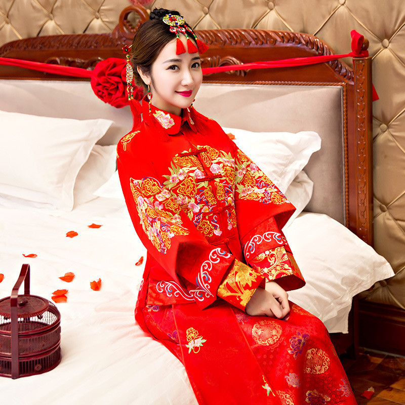 ชุดเจ้าสาวสไตล์จีน ใหม่ พร้อมให้เลือกในแบบ Yang Mi