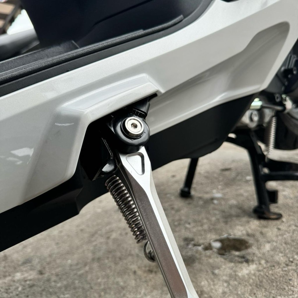 น็อตขาตั้งข้างเลส GIORNO+125/LEAD งานCNC ราคาต่อ1ชิ้น มีหลายลาย