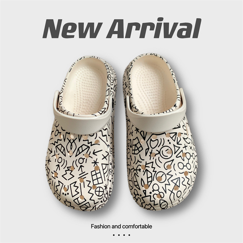 Novicta Trendy Hole Shoes Graffiti Young People Beach Shoes Home