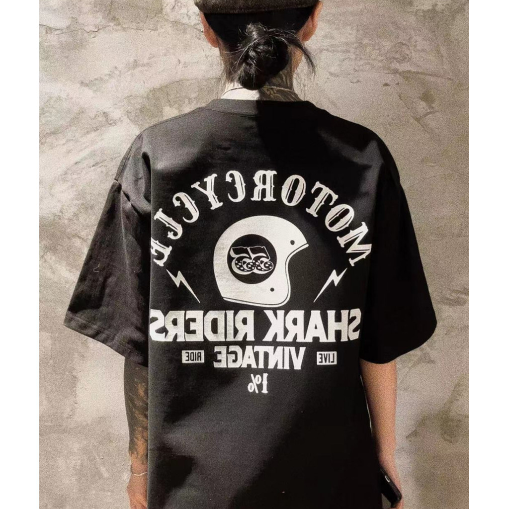 ผ้าฝ้าย 100% ย้อนยุค รถจักรยานยนต์หมวกกันน็อคพิมพ์รถจักรยานยนต์เสื้อยืดผู้ชายผู้หญิงสไตล์เดียวกัน