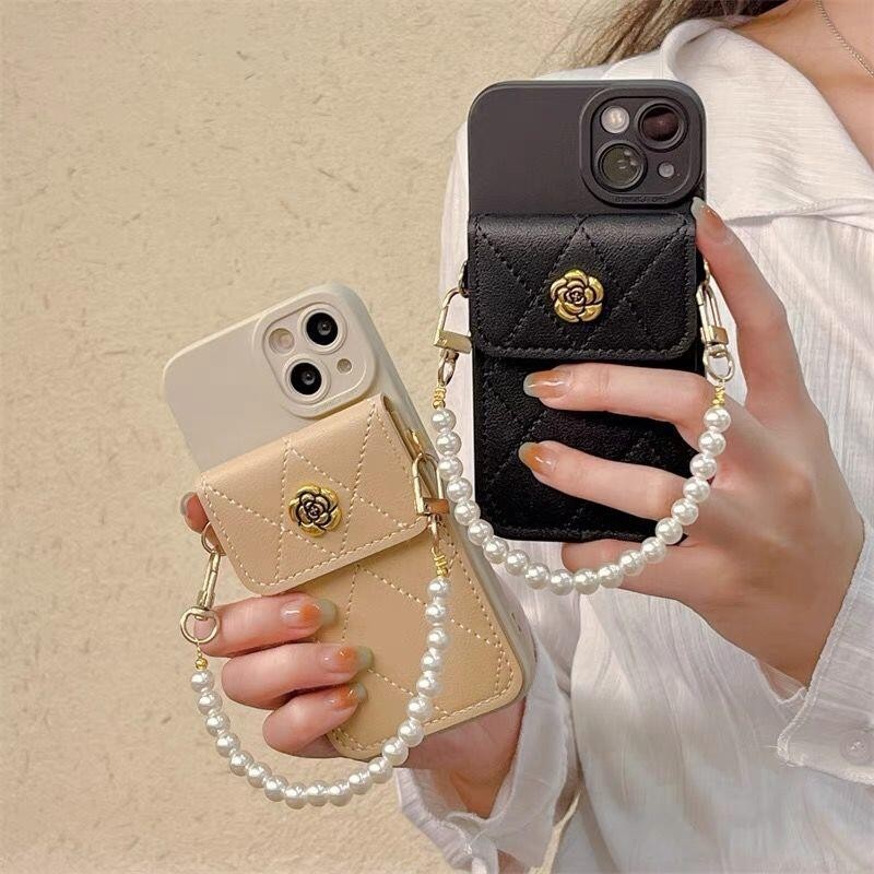 เคสโทรศัพท์มือถือนิ่ม กันตก พร้อมกระเป๋าสตางค์ ประดับมุก และสายคล้องมือ สําหรับ IPhone Apple 11 12 13Pro Max X XR XS Max 7 Plus 8 Plus 14 15Pro Max 15 Plus