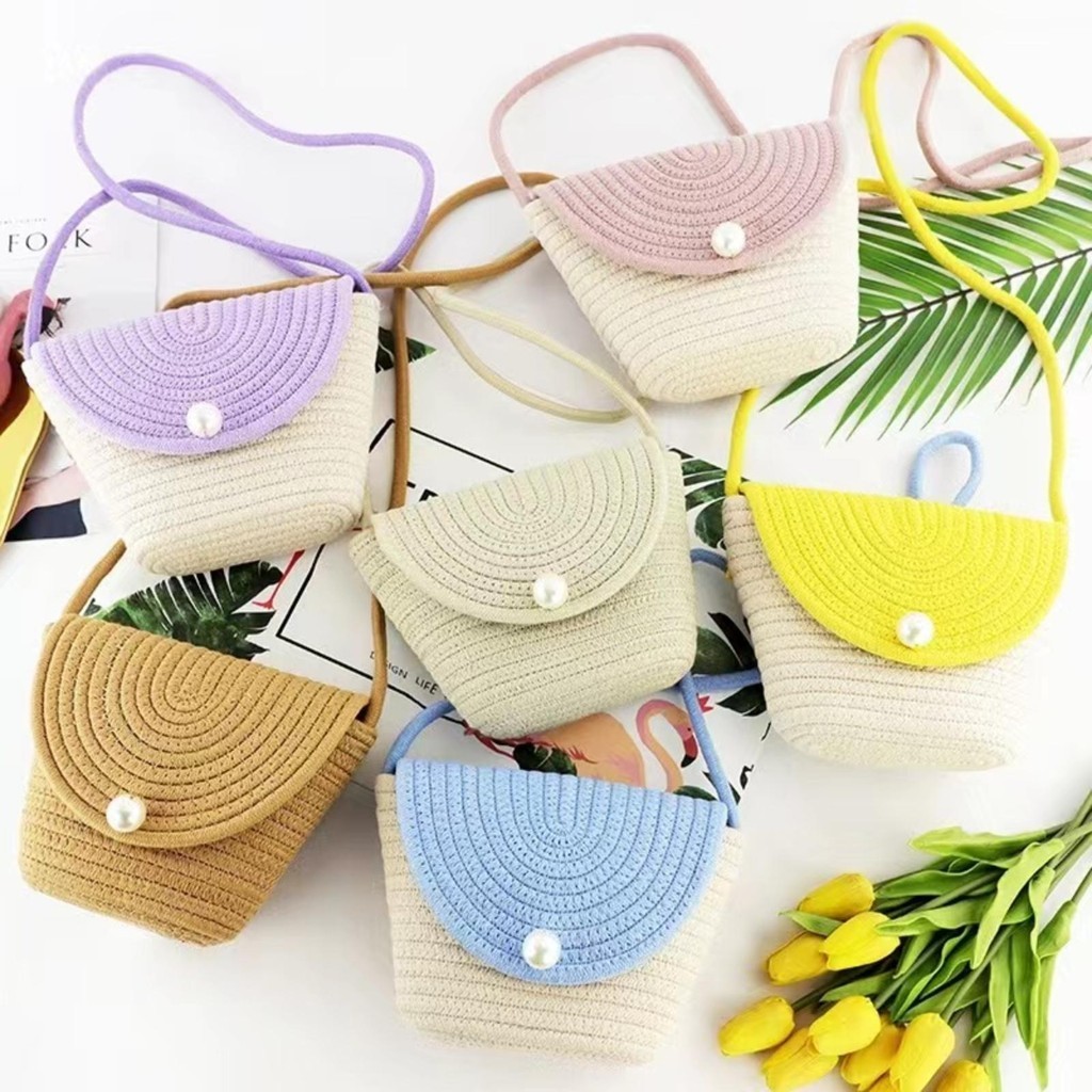 【พร้อมส่ง】กระเป๋าสะพายข้าง กระเป๋าดีไซน์เฉพาะสำหรับผู้หญิง แฟชั่นฤดูร้อนใหม่ปี Ins 2024