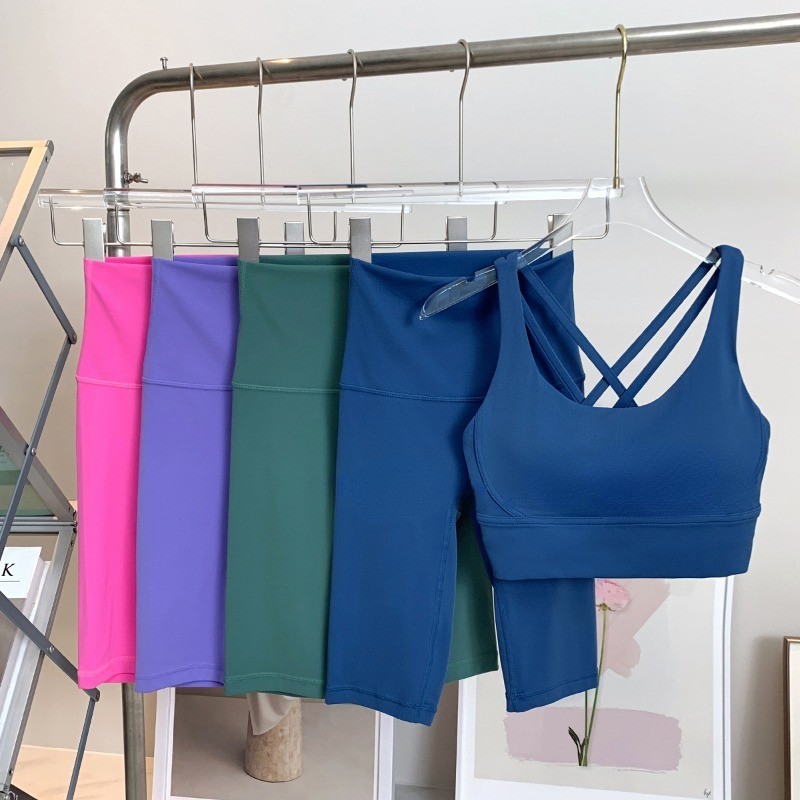 【 Yogatruth 】 กางเกงขาสั ้ นกีฬาเอวสูงไม ่ มีตะเข ็ บก ้ นพีชยิมฟิตเนส