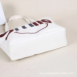 ลายใหม่เข้าแล้ว !! กระเป๋าผ้าแฟชั่น ขนาดใหญ่ ลายน่ารัก มีซิป แบบถือสะพายไหล่เนื้อผ้าดีเนื้อผ้า 2 ชั้น