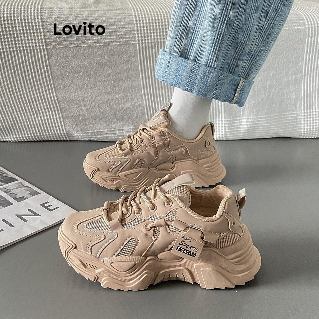 Lovito ลําลองธรรมดาเวอร์ชั่นเกาหลีอเนกประสงค์พื้นหนาเพิ่มความสูงรองเท้าผ้าใบระบายอากาศที่สะดวกสบายสําหรับผู้หญิง  LFA62230