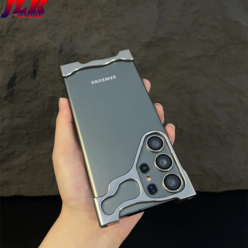 [JLK] เคสโทรศัพท์มือถือ กันตก ป้องกันเลนส์ ลายโลโก้โลหะอลูมิเนียม สําหรับ Samsung Galaxy S24 Ultra S23+ S24+ S23 S24 Plus
