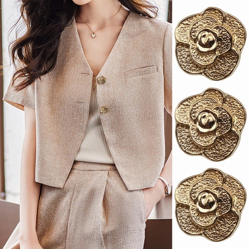 10pcs แฟชั ่ น Vintage Gold Camellia ปุ ่ มโลหะผู ้ หญิงเสื ้ อเสื ้ อชุด Fine ดอกไม ้ รูปร ่ างตกแต ่ งมือเย ็ บปุ ่ ม