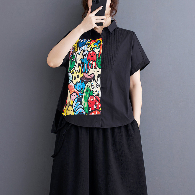 【จัดส่งในวันเดียวกัน】85 กก. เสื้อเชิ้ตขนาดใหญ่ที่สวมใส่ได้การ์ตูนพิมพ์ลายจีบดีไซน์แขนสั้นฤดูร้อนขนาดใหญ่ด้านบน