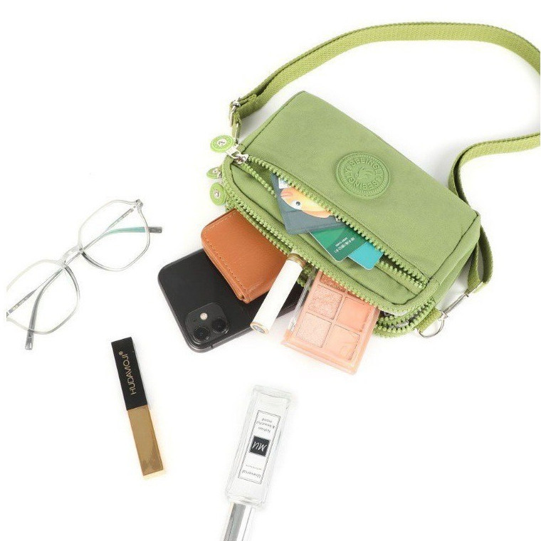 (มีส่งด่วน)ifashionbag(IF2012) กระเป๋าสะพายข้างใส่มือถือ-แนวนอน เป็นผ้าไนล่อนกันน้ำได้ มี4 ซิป - รูปที่ 4