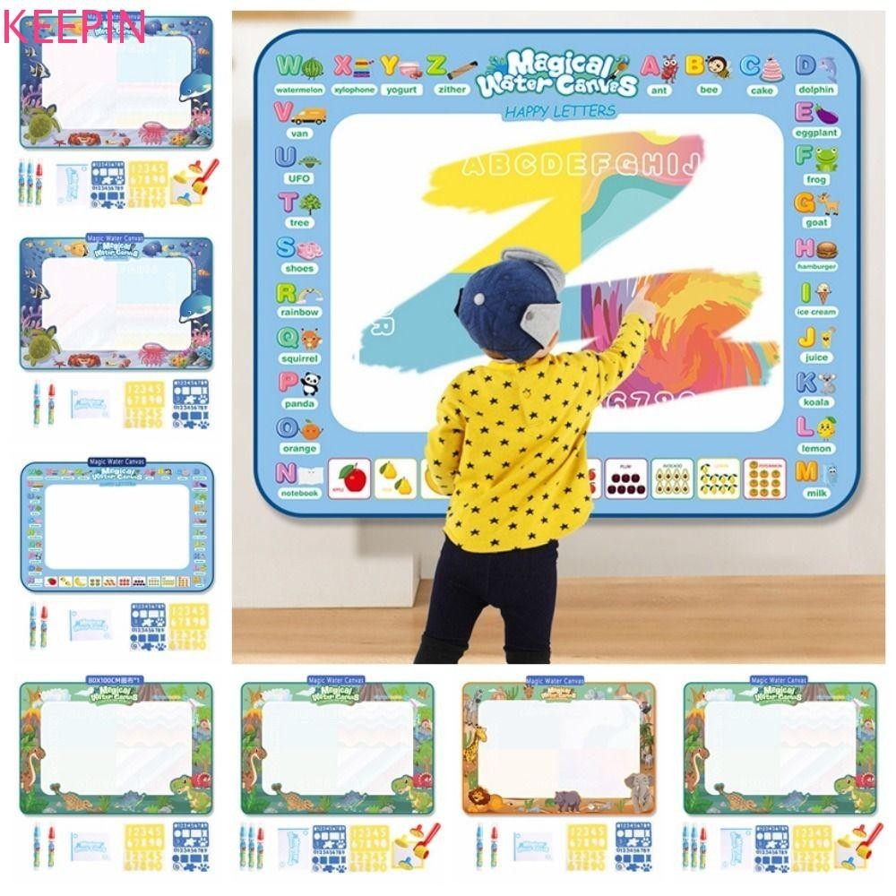 Keepin Magic Water Canvas, Super Size ทําซ้ํา Graffiti Water Painting ผ้าห่ม, นํากลับมาใช้ใหม่ได้ทนทานตัวอักษร/จํานวน/สัตว์/ผลไม้รูปแบบเสื่อวาดน้ําของขวัญวันเกิด