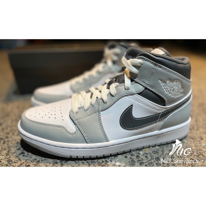 รองเท ้ าผ ้ าใบ Nike Air Jordan 1 Mid Light Smoke Grey