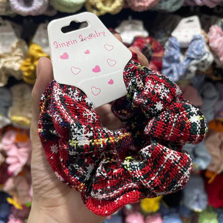 ใหม่สีสันสดยางรัดผมแฟชั่นรุ่น ใสยางรัดผมนุ่มไม่ทิ้งผม ใช้ดีเหมาะ สำหรับทุกสถานการณ์หลายส ไตล์ให้เลือกยางหมัดผมสวยน่ารัก